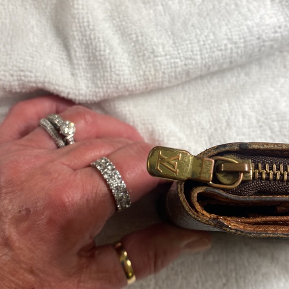 Louis Vuitton Compact Zippy wallet - Picture 12 of 14